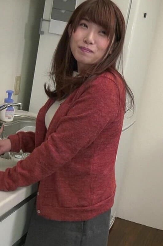 地味めなパイパン巨乳妻が義父に誘われて…。