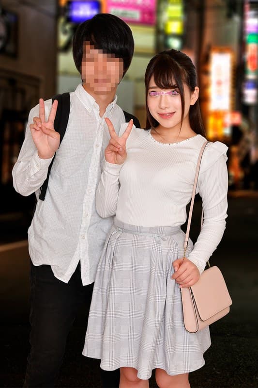 終電を逃した男女の友達はラブホテルで2人っきりになったら1発10万円の連続射精セックスに挑戦してしまうのか!? 7 彼氏がいてもラブホテルのエッチな雰囲気に呑まれた女子大生オマ○コが男友達のフル勃起チ○ポを生挿入で人生初の中出しセックス!! りな