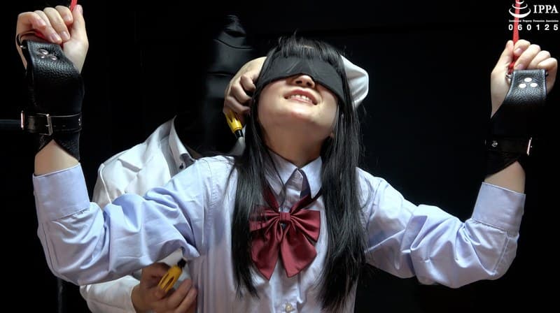 「ドMな制服少女へ拘束くすぐり開発! だんだん反応が良くなってきた?」わかしラボVol.041- 2 伊織ひなの