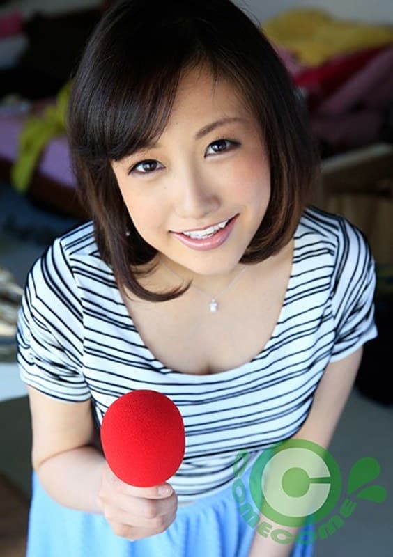 某女子アナ似の綺麗なお姉さんがオチンチンをマイクに見立てて突撃レポートしちゃってます! 椿かなり