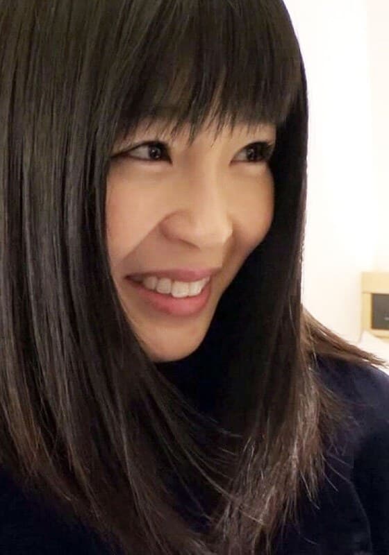 年に数度のセックスじゃ我慢できない黒髪清楚奥様。電マの振動がヤリマン最強属性にレベルアップ。挿入ではガッチリ脚ホールドでオトコをキープ!