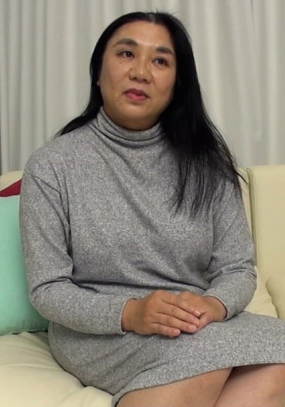 バツイチ六十路熟女!彼氏とのマンネリSEXに刺激を求めド迫力の爆乳を揺らしての本気SEX!