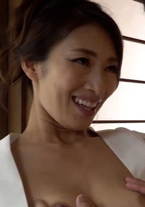 スレンダー巨乳の極上ソープ嬢に勃起と射精がとまりません!!マットに布団に合計5発もしちゃいました!!