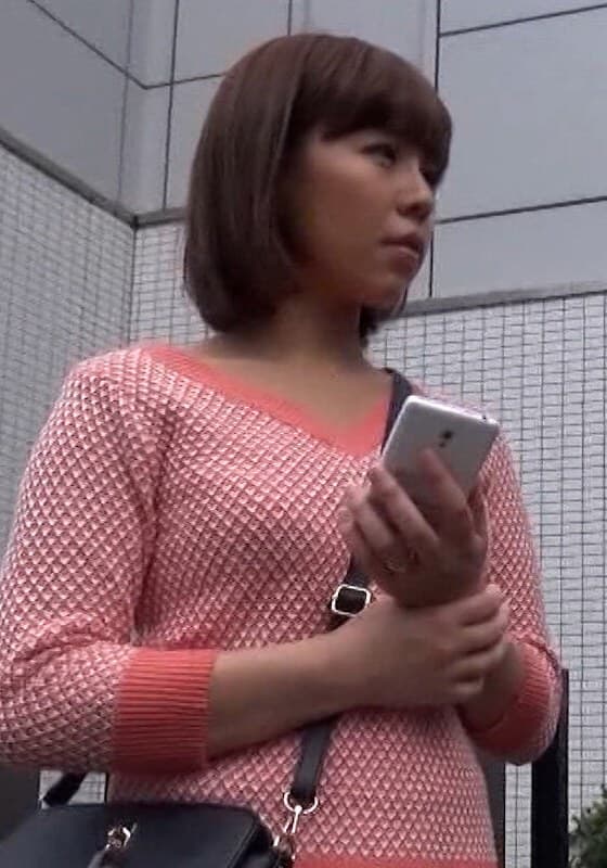 下ネタ大好きな若妻さん!?着衣巨乳のFカップを揺らしエロエロ変貌でノリノリ本能SEX!