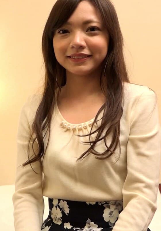 人妻が指輪を外す時…報酬に目が眩み怪しい撮影に参加してきた若妻さん!下着姿の撮影から電マで気持ちよくなり…股間は大洪水!旦那がいるのに不貞行為に溺れ連続イキ!