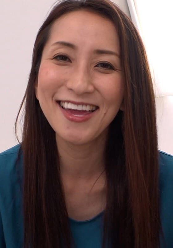 美しすぎる還暦熟女!?旦那とは4年くらいセックスレスで快楽を求めてAV出演!還暦超えとは思えないスレンダーボディに大量潮吹きSEX!