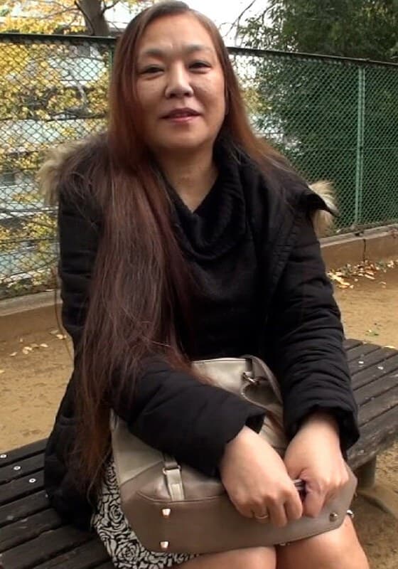旦那の不倫が原因でAVに出演の六十路熟女!エッチは好きだけど今までは抑えていた性欲が大爆発!男優のチ〇ポに何度イカサレる変態SEX!