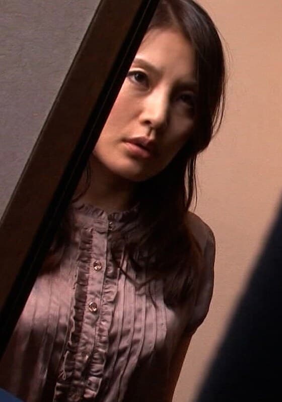 ピザの宅配を装い自宅に侵入!狂気の強●魔に蹂躙される熟女!悲しみの中出しレ○プ!