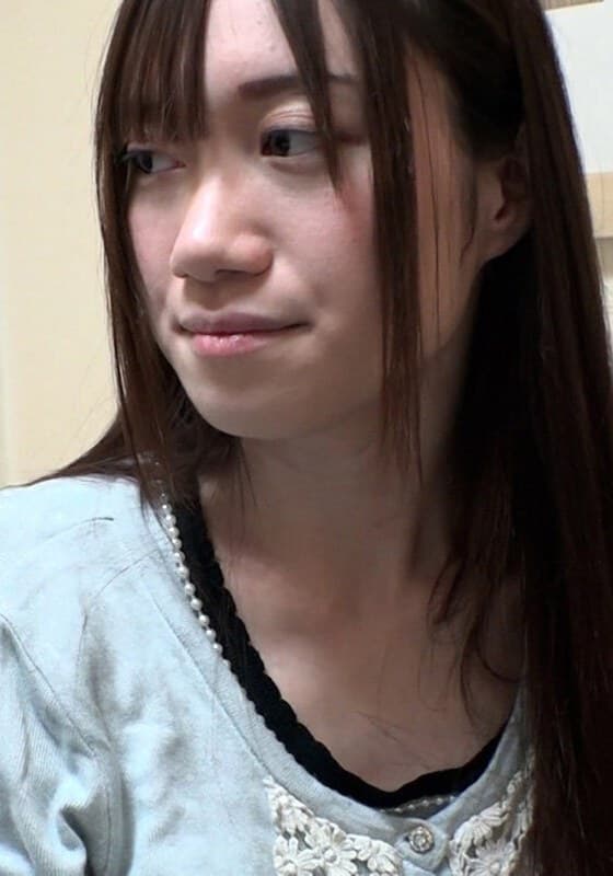 新婚ホヤホヤ清楚系若妻さんをホテルに誘い不倫や夫婦生活についてアンケート調査!?不倫ごっこ遊びと称して唇を奪うと…