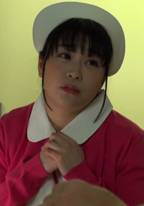 夜勤続きの看護師さんは欲求不満!深夜の受付でオナニーする淫乱性癖の看護師さんと深夜の病室で声を潜めて痴女SEX!