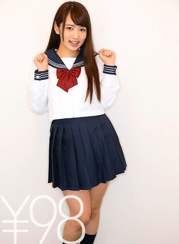 【特価】学校さぼって漫喫にいる美少女かんなちゃんを●す!隣に聞こえないように声を押し殺す彼女に容赦ないバック。背面騎乗で腰を振らせ、対面座位でチ○ポをねじ込む。騎乗位で腰を振らせ下から一気に突き上げる。正常位で我慢できなくなると、制服汚す濃い精子を発射。