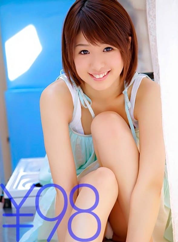 【お得】イッたチ○ポのザーメンを最後まで絞り取るみぃななちゃん。まずは騎乗位で腰振り、下から突き返すも勢い余ってチ○ポが抜けちゃう。寝バックでイカされ正常位で同時イキからの顔射、その後ハードなお掃除フェラ&手コキで最後の一滴まで搾り取る 川上奈々美
